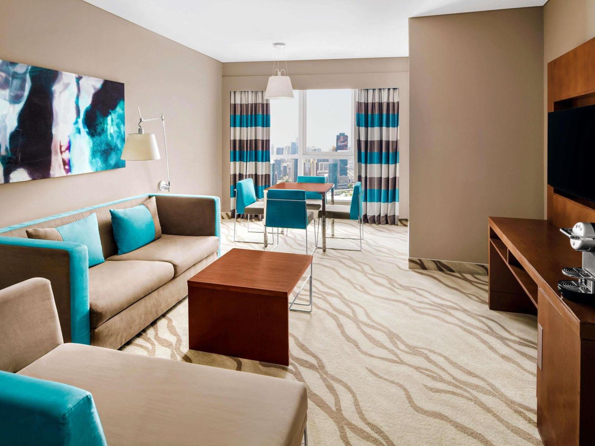 Executive Suite,1717371917:JPEG